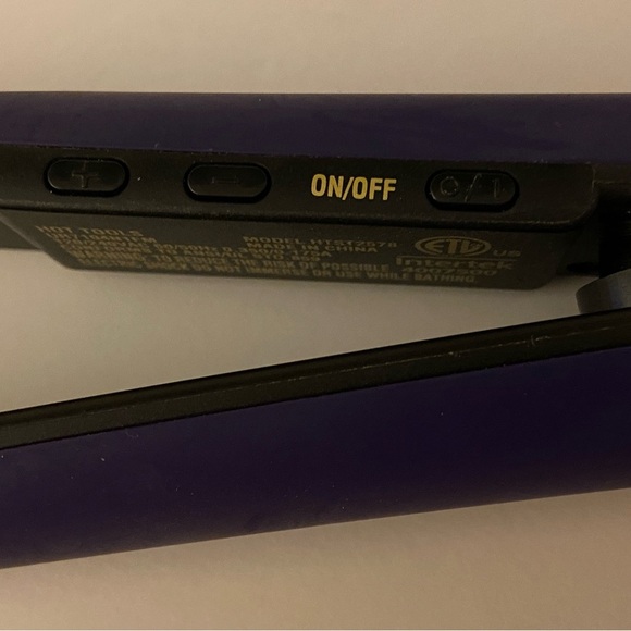 Hot Tools digital ceramicc flat iron. - Picture 4 of 5